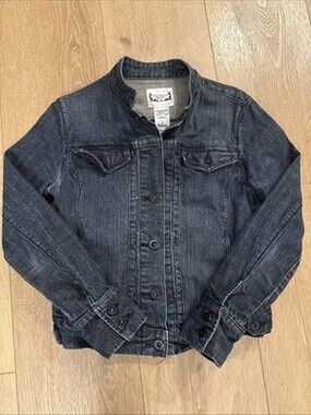 Levi's Women's Denim Jacket Medium Long Sleeve Trucker Style Button Up EUC